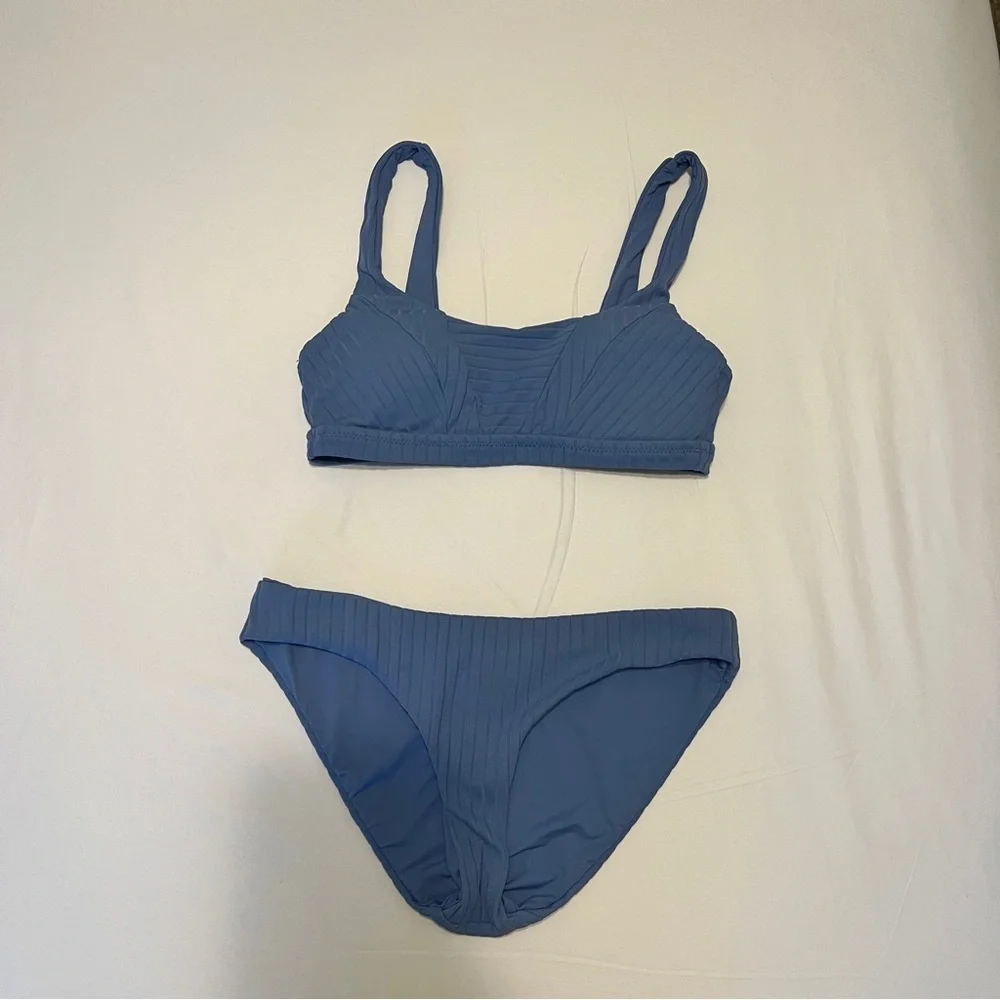 BECCA Ribbed 2 piece swimsuit SIZE: SMALL - Picture 4 of 13